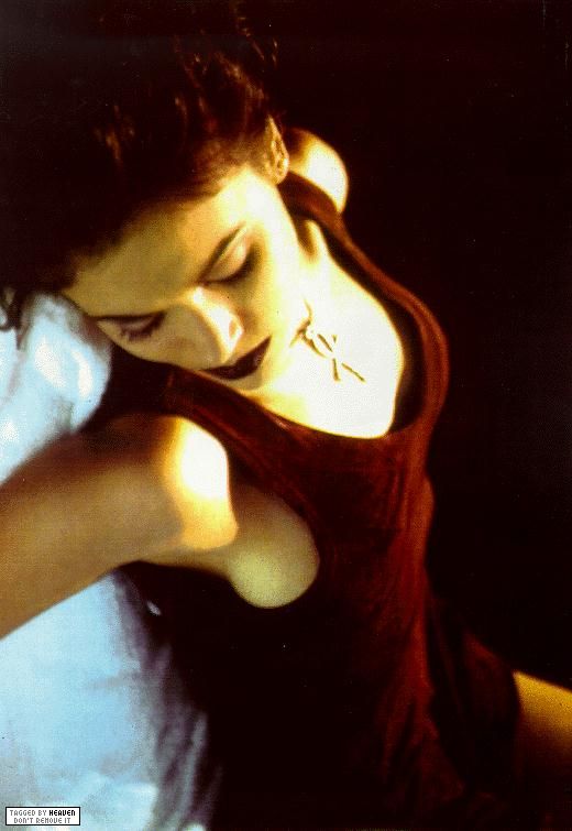 Alyssa_Milano_--_Stills___1994_l_Embrace_of_vampire_01.jpg