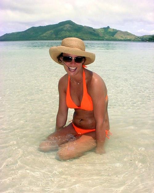 Britney_Spears_--_2004_l_Mix_In_Bikini_27.jpg