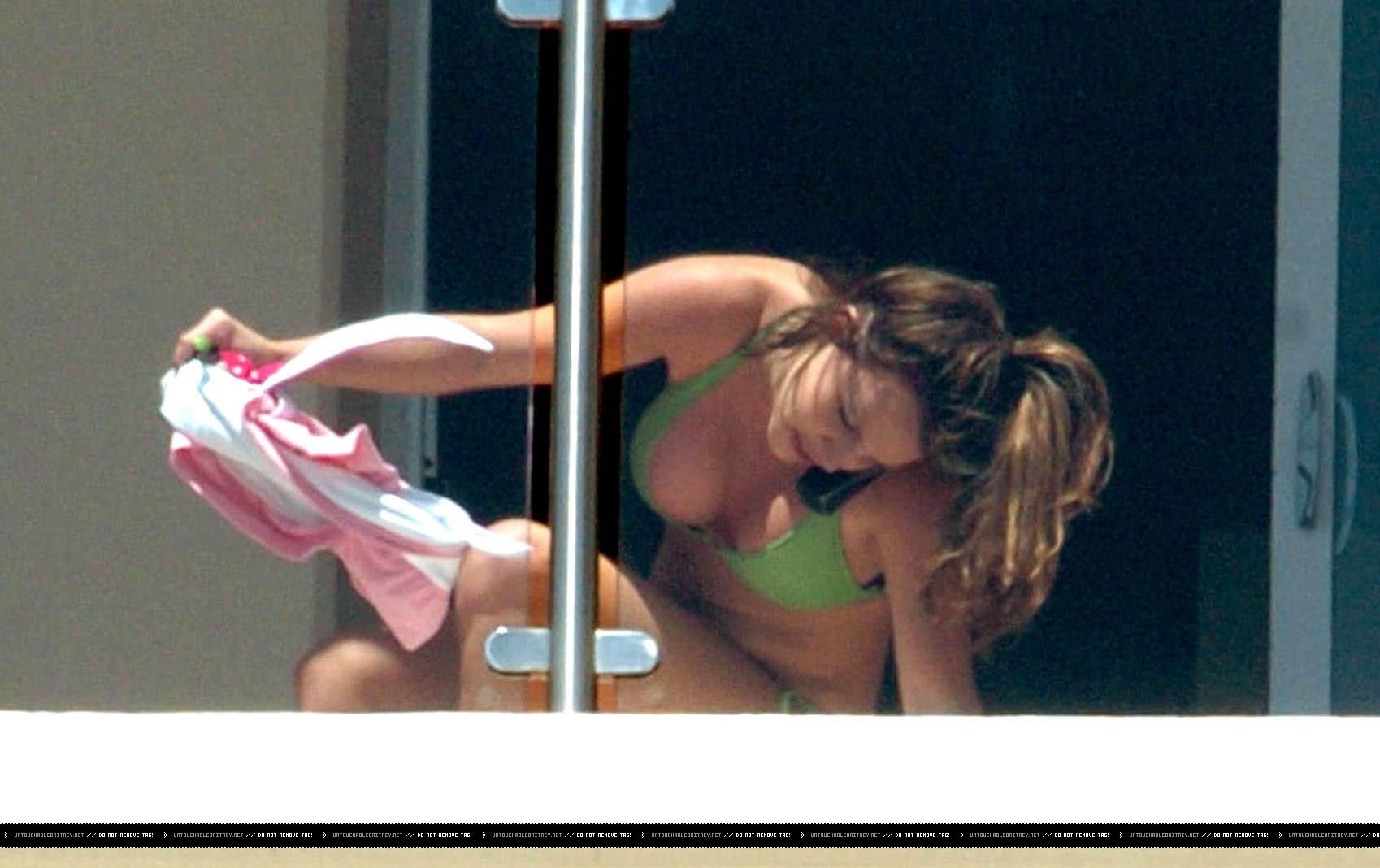 Britney_Spears_--_L2005_l_Mix_In_Bikini_01.jpg