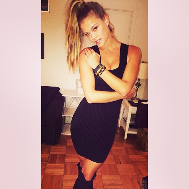 Nina_Agdal_--_Mix_Of_Social_Network_005.jpg